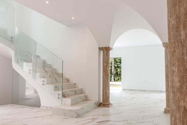 Chalet de 5 habitaciones en Marbella en venta con piscina garaje - 4.499.000 € (Ref: 9294659)