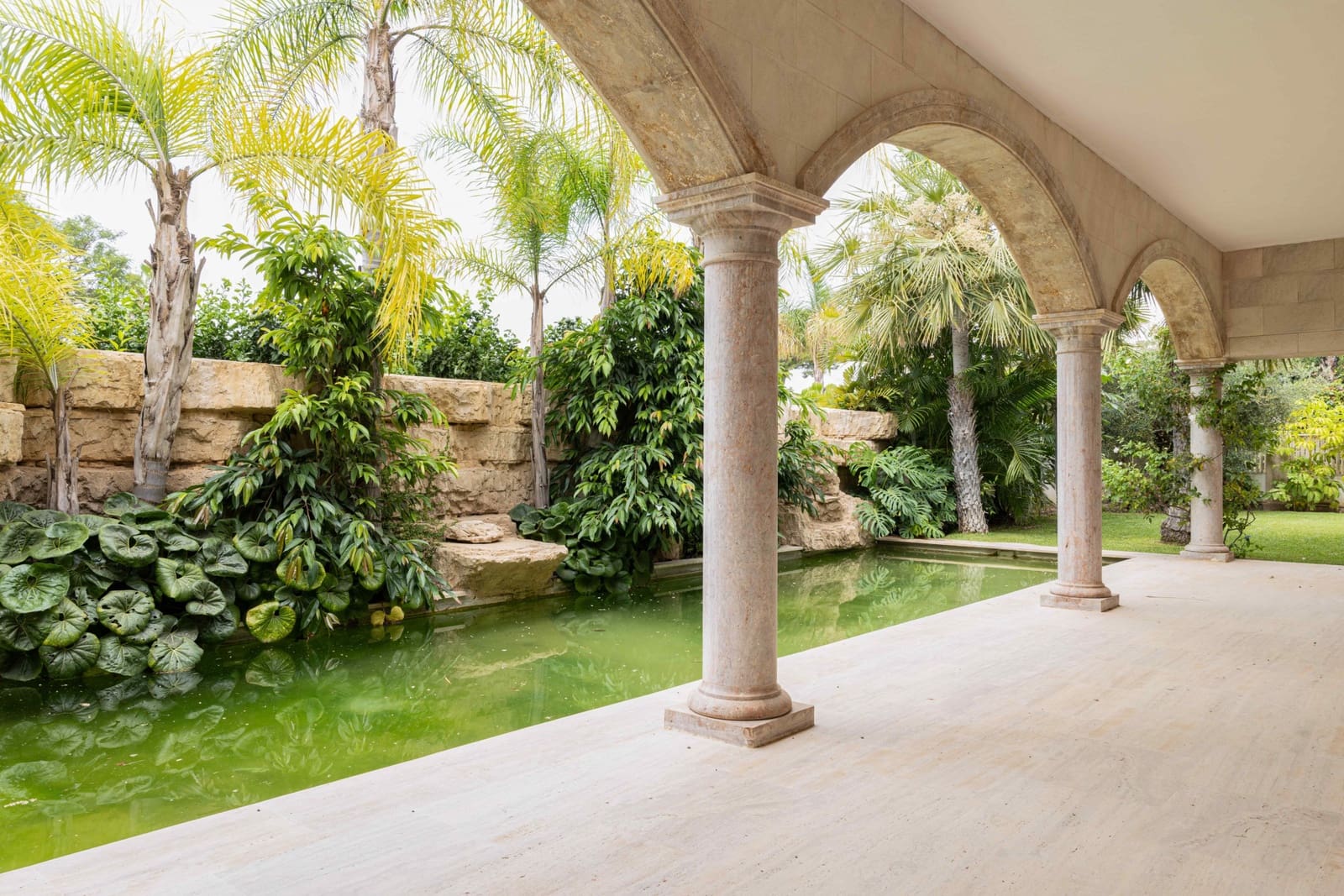5 Zimmer Villa zu verkaufen in Marbella mit Pool Garage - 4.050.000 € (Ref: 9294659)