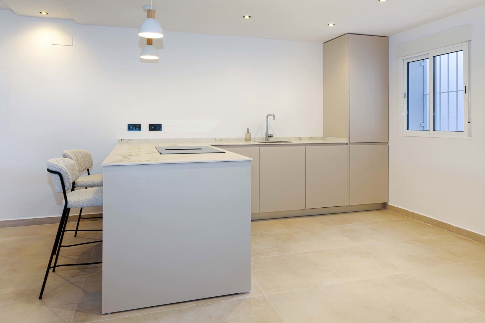 2 sovrum Lägenhet till salu i Nueva Andalucia med pool garage - 579 000 € (Ref: 9294660)