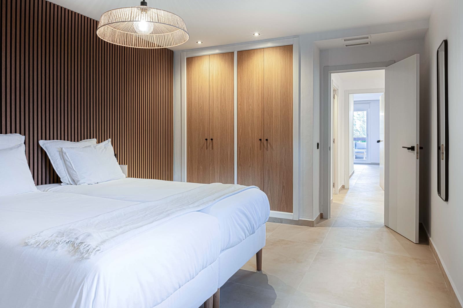 2 sovrum Lägenhet till salu i Nueva Andalucia med pool garage - 579 000 € (Ref: 9294660)