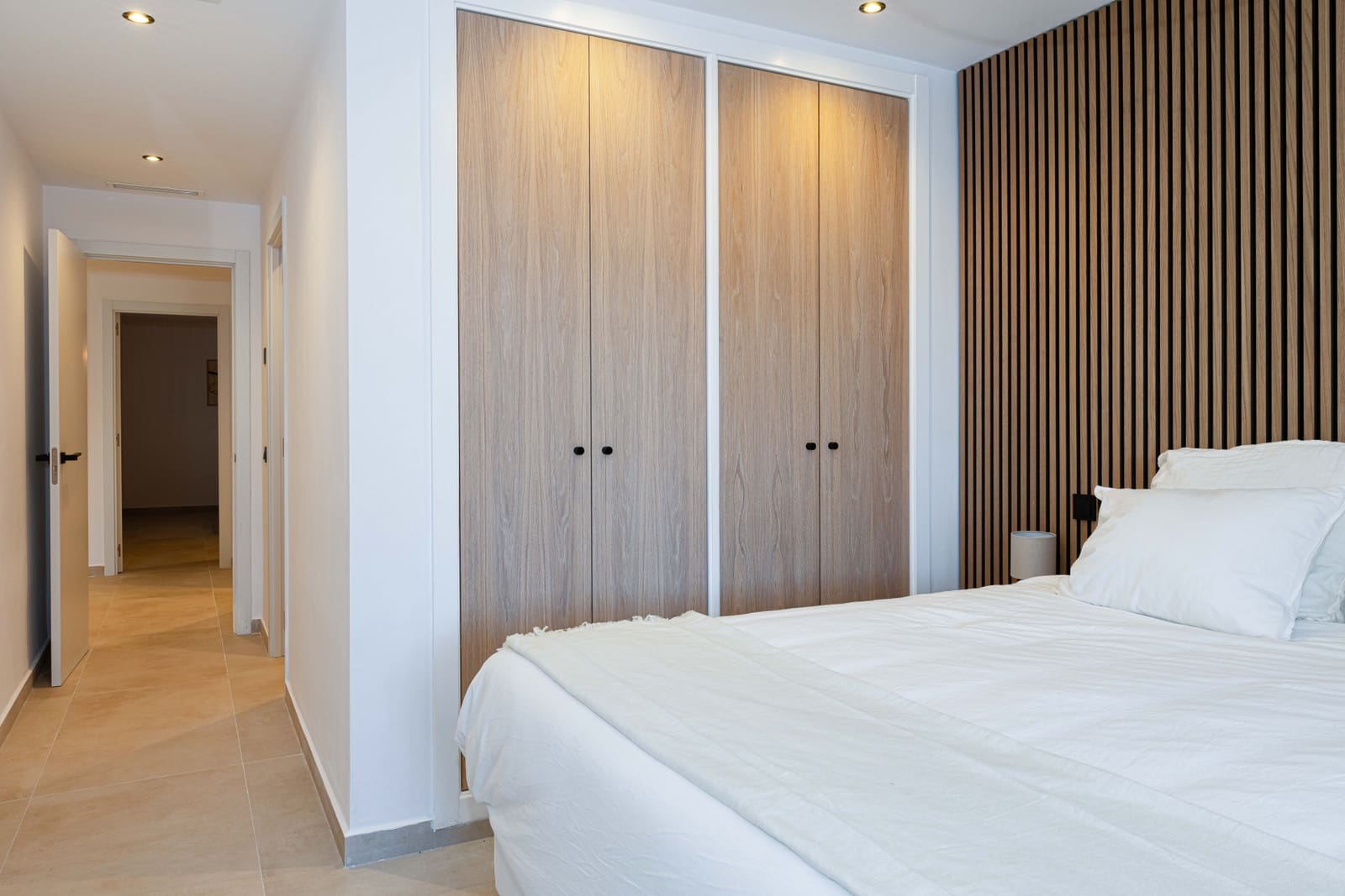 2 sovrum Lägenhet till salu i Nueva Andalucia med pool garage - 579 000 € (Ref: 9294660)