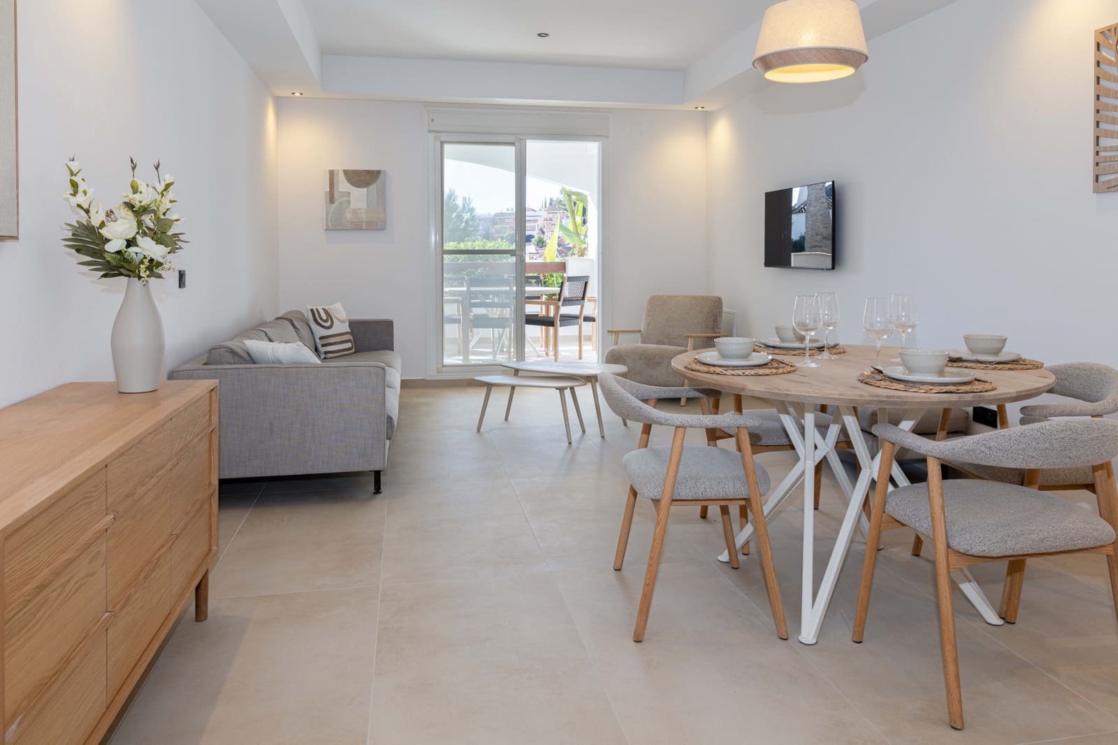 2 slaapkamer Appartement te koop in Nueva Andalucia met zwembad garage - € 547.000 (Ref: 9294660)