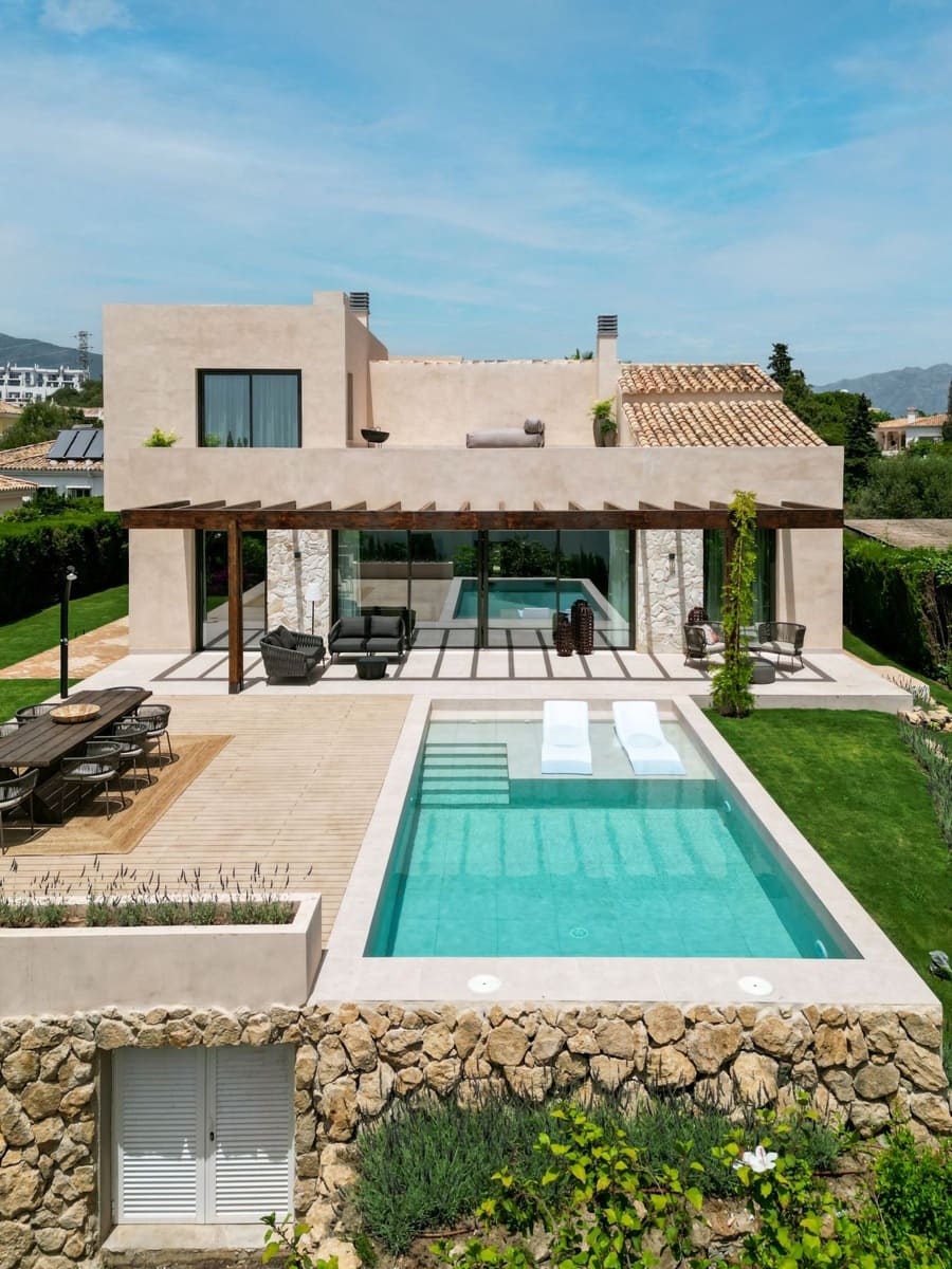 4 sovrum Villa till salu i Benahavis med pool garage - 2 325 000 € (Ref: 9300490)