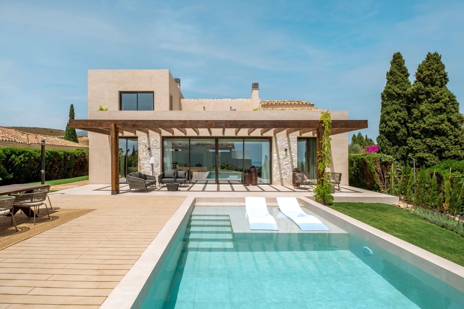 4 sovrum Villa till salu i Benahavis med pool garage - 2 325 000 € (Ref: 9300490)