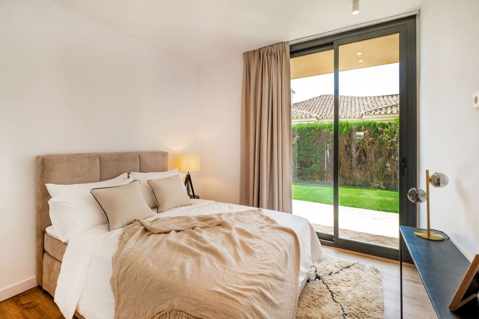 4 sovrum Villa till salu i Benahavis med pool garage - 2 325 000 € (Ref: 9300490)