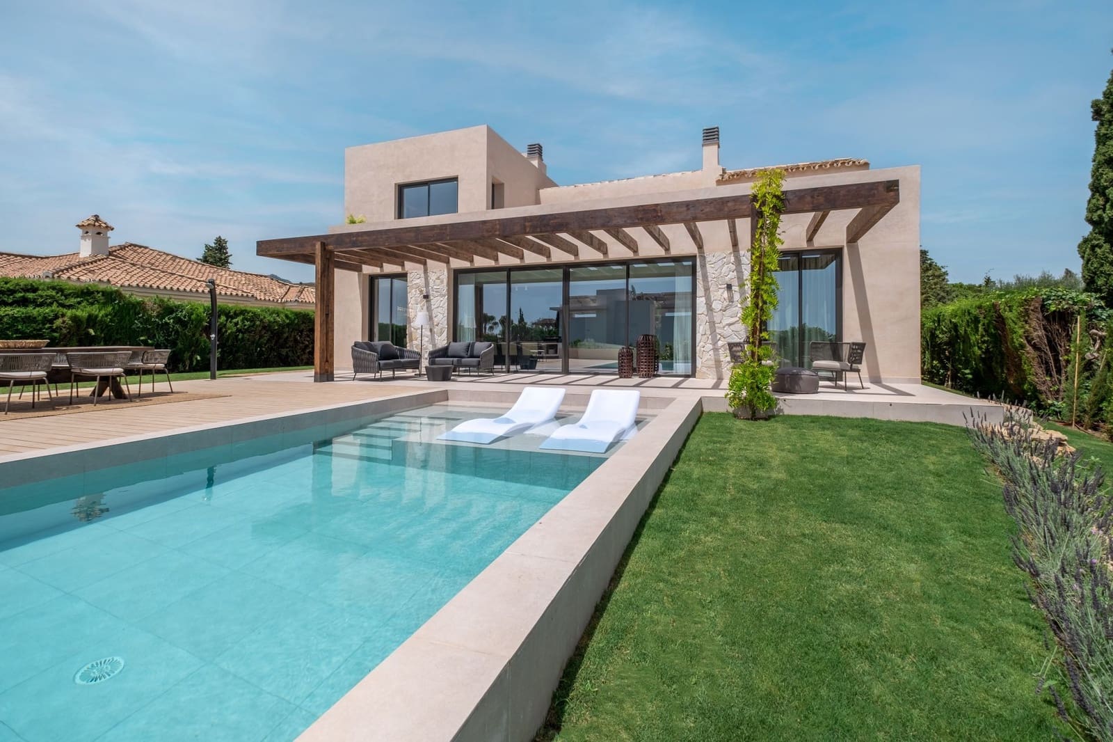 4 sovrum Villa till salu i Benahavis med pool garage - 2 325 000 € (Ref: 9300490)
