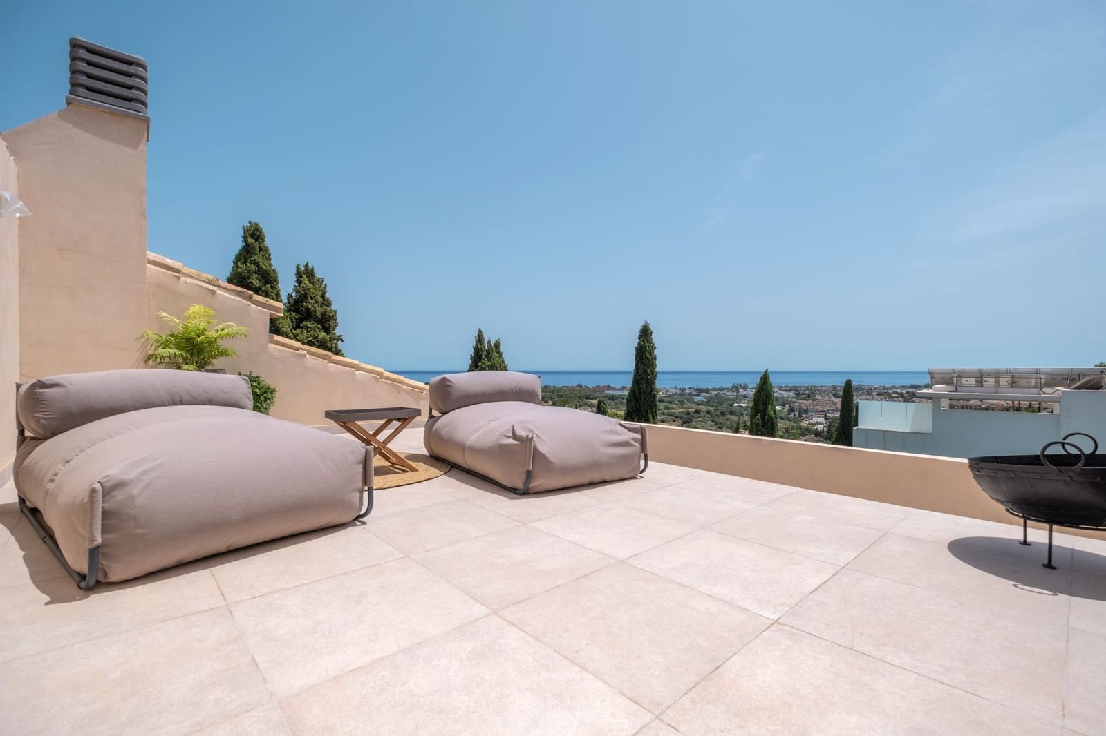 4 sovrum Villa till salu i Benahavis med pool garage - 2 325 000 € (Ref: 9300490)