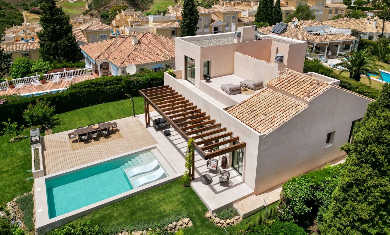 4 sovrum Villa till salu i Benahavis med pool garage - 2 325 000 € (Ref: 9300490)