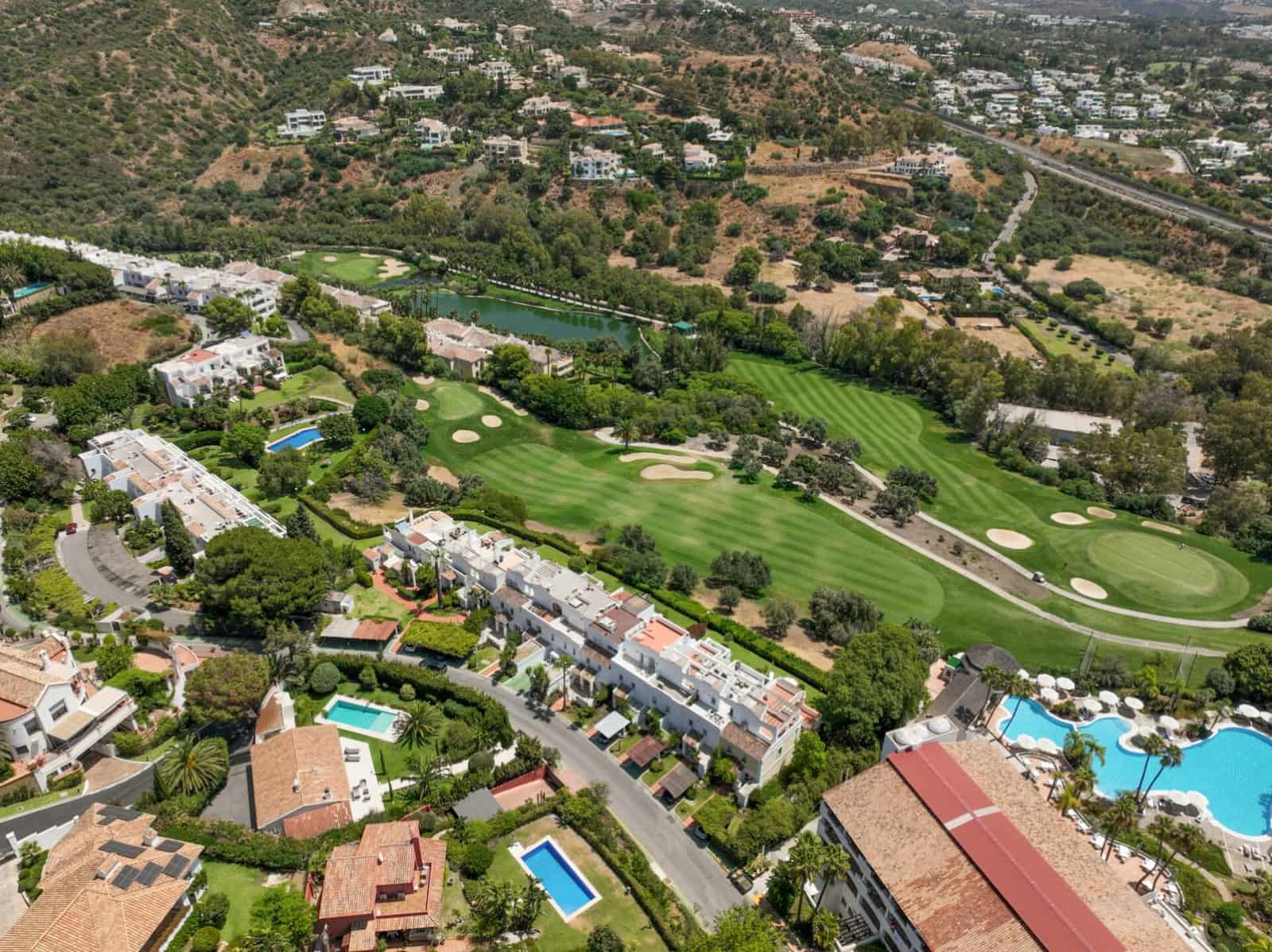 4 slaapkamer Villa te koop in La Quinta met zwembad garage - € 1.875.000 (Ref: 9312327)