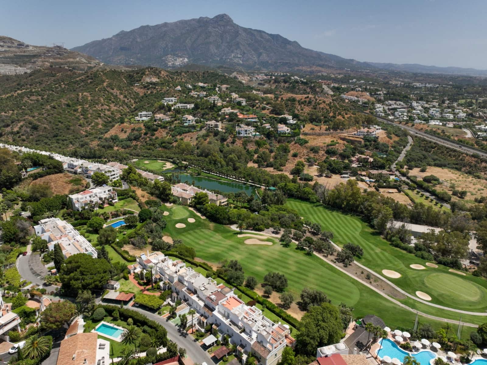 4 slaapkamer Villa te koop in La Quinta met zwembad garage - € 1.875.000 (Ref: 9312327)