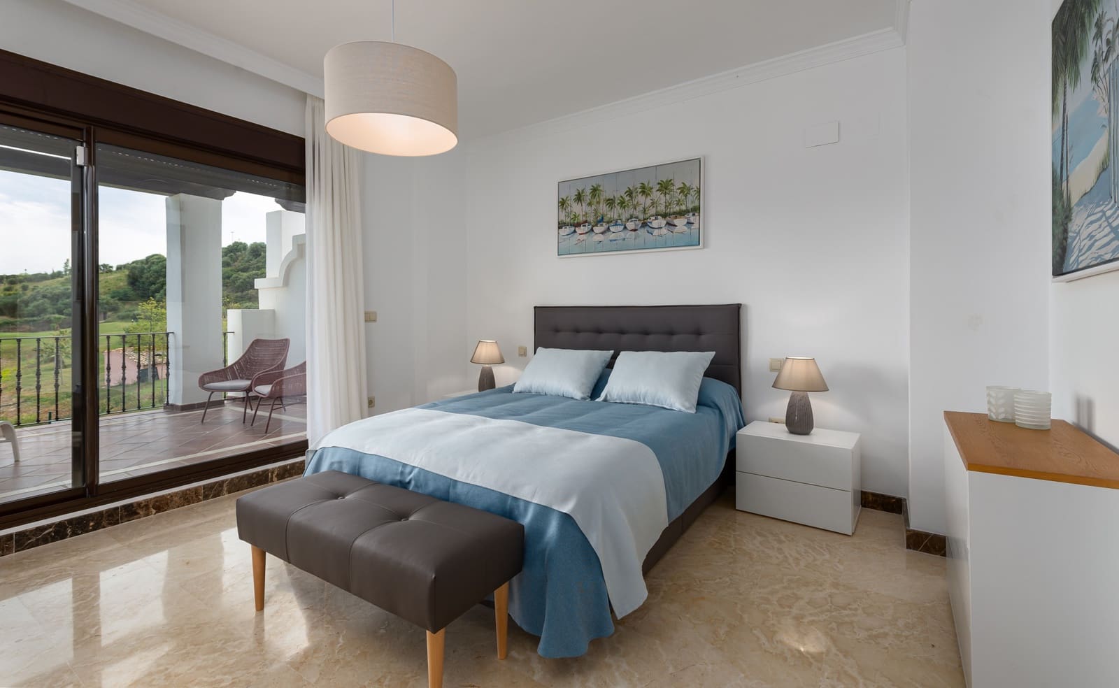 4 soveværelse Villa til salg i Estepona med swimmingpool garage - € 699.000 (Ref: 9325979)