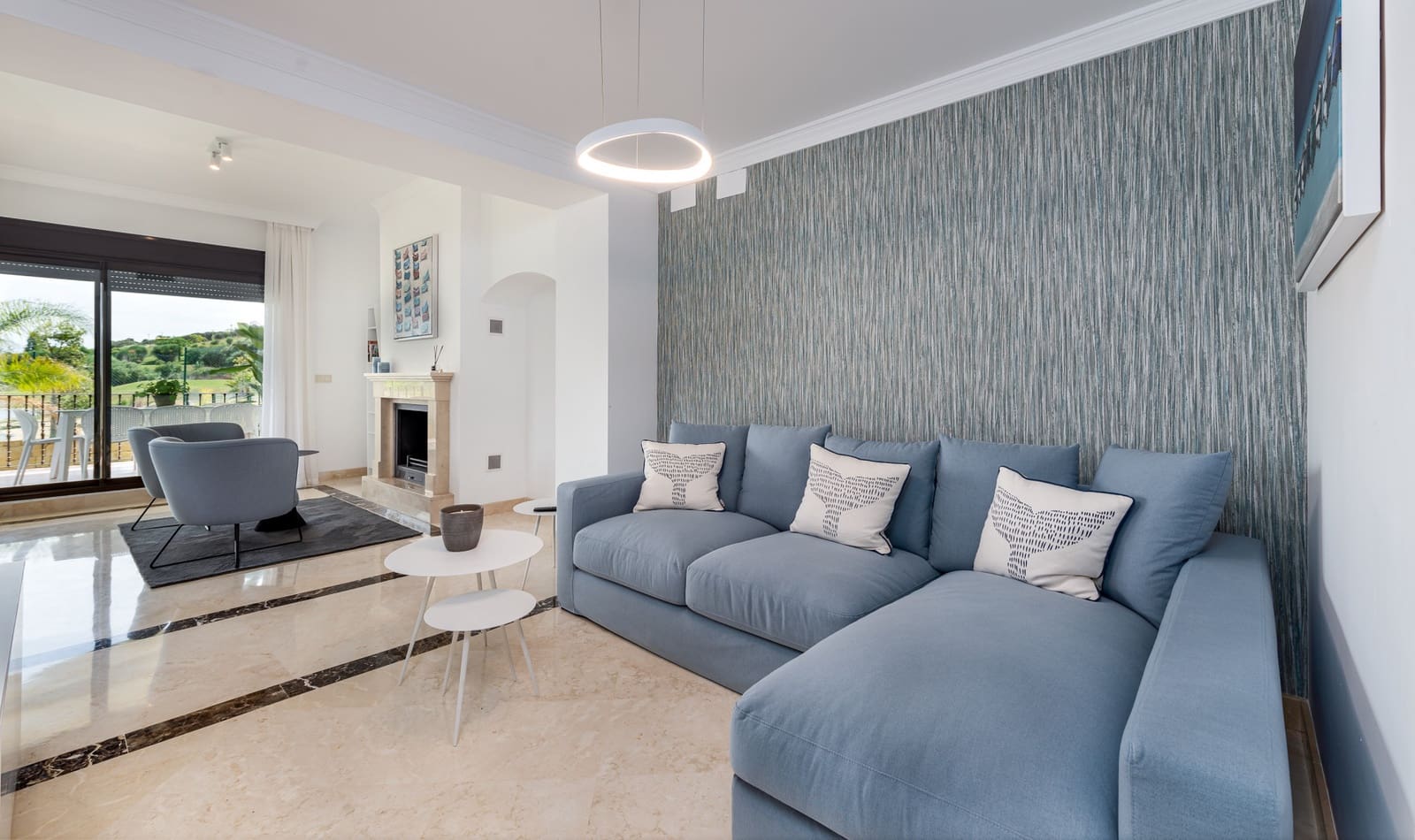 4 soveværelse Villa til salg i Estepona med swimmingpool garage - € 699.000 (Ref: 9325979)