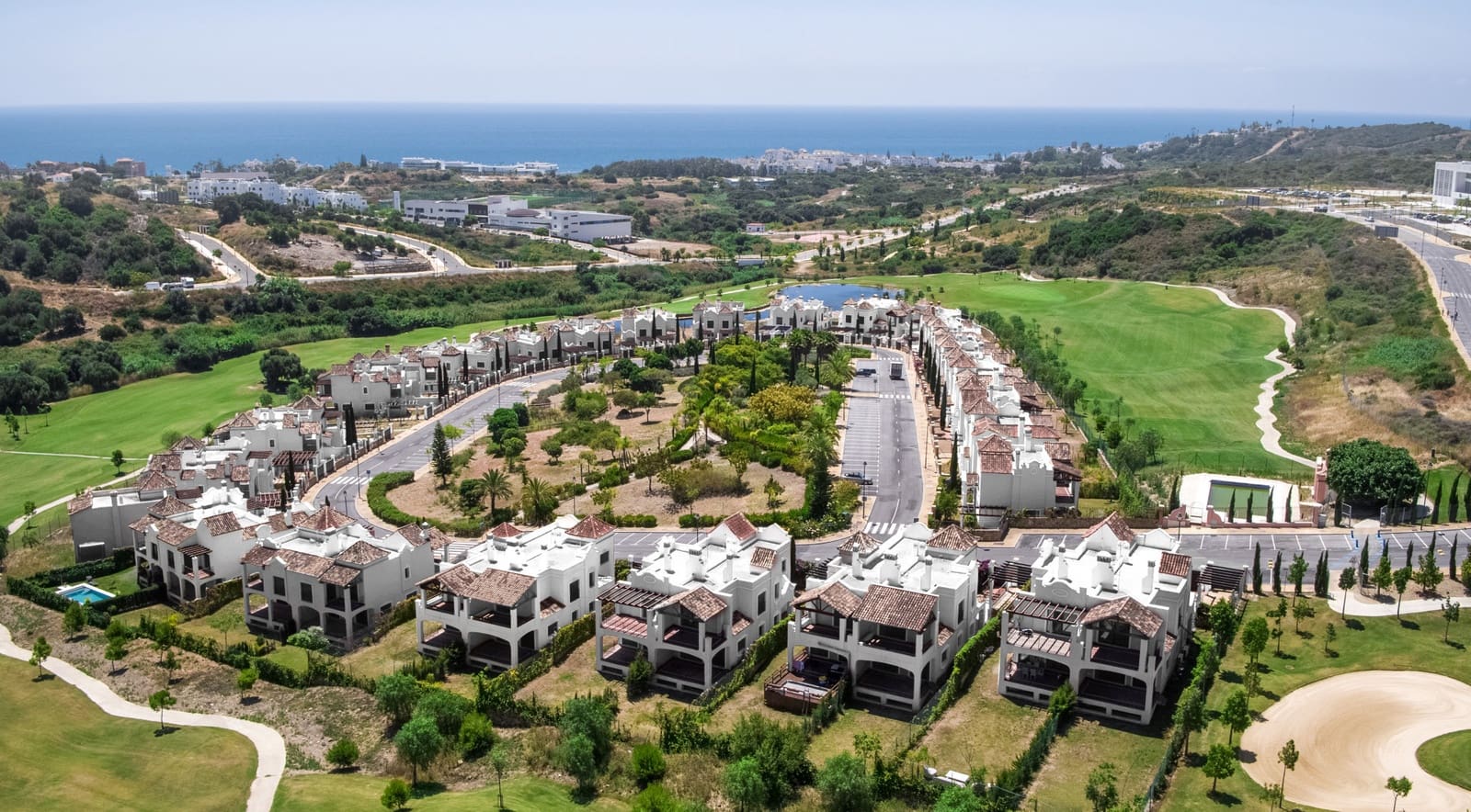 4 soveværelse Villa til salg i Estepona med swimmingpool garage - € 699.000 (Ref: 9325979)