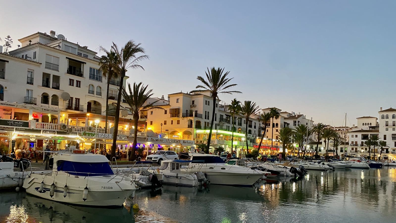 4 sypialnia Willa na sprzedaż w Marbella z basenem garażem - 1 480 000 € (Ref: 9340687)