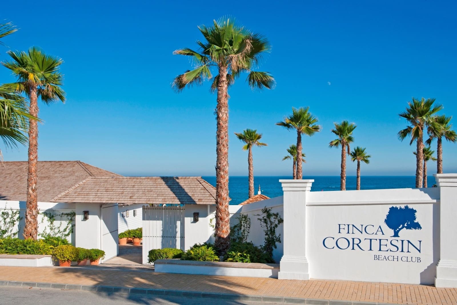 4 bedroom Villa for sale in Marbella with pool garage - € 1,480,000 (Ref: 9340687)
