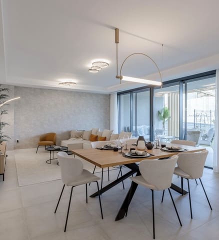 4 sypialnia Willa na sprzedaż w Marbella z basenem garażem - 684 000 € (Ref: 9340693)