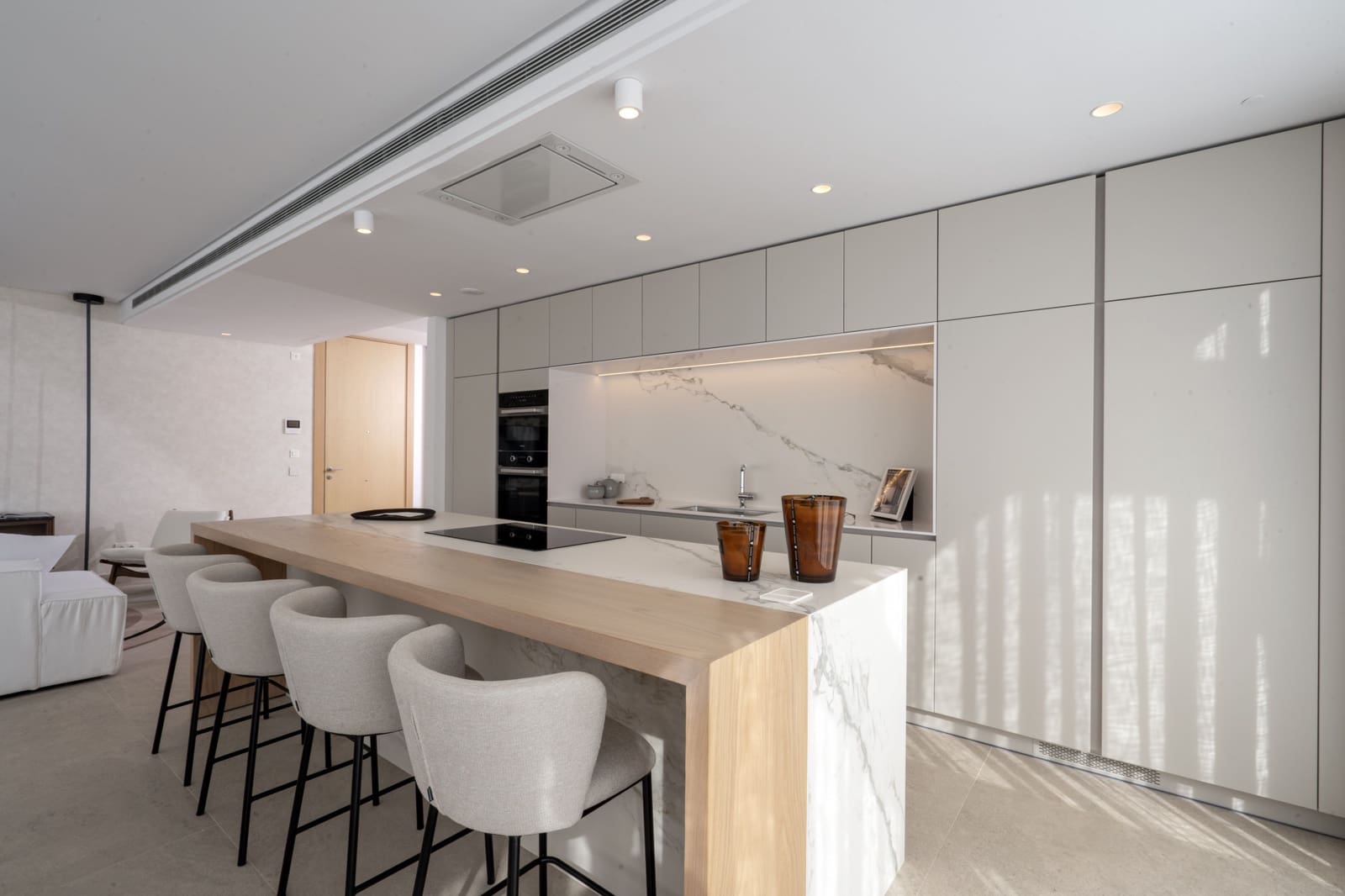 4 chambre Penthouse à vendre à Marbella avec piscine garage - 2 290 000 € (Ref: 9344349)