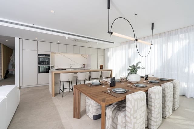 4 chambre Penthouse à vendre à Marbella avec piscine garage - 2 290 000 € (Ref: 9344349)