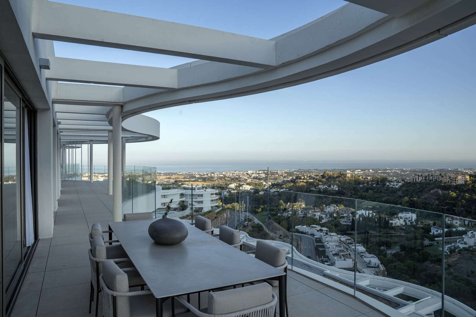 4 chambre Penthouse à vendre à Marbella avec piscine garage - 2 290 000 € (Ref: 9344349)