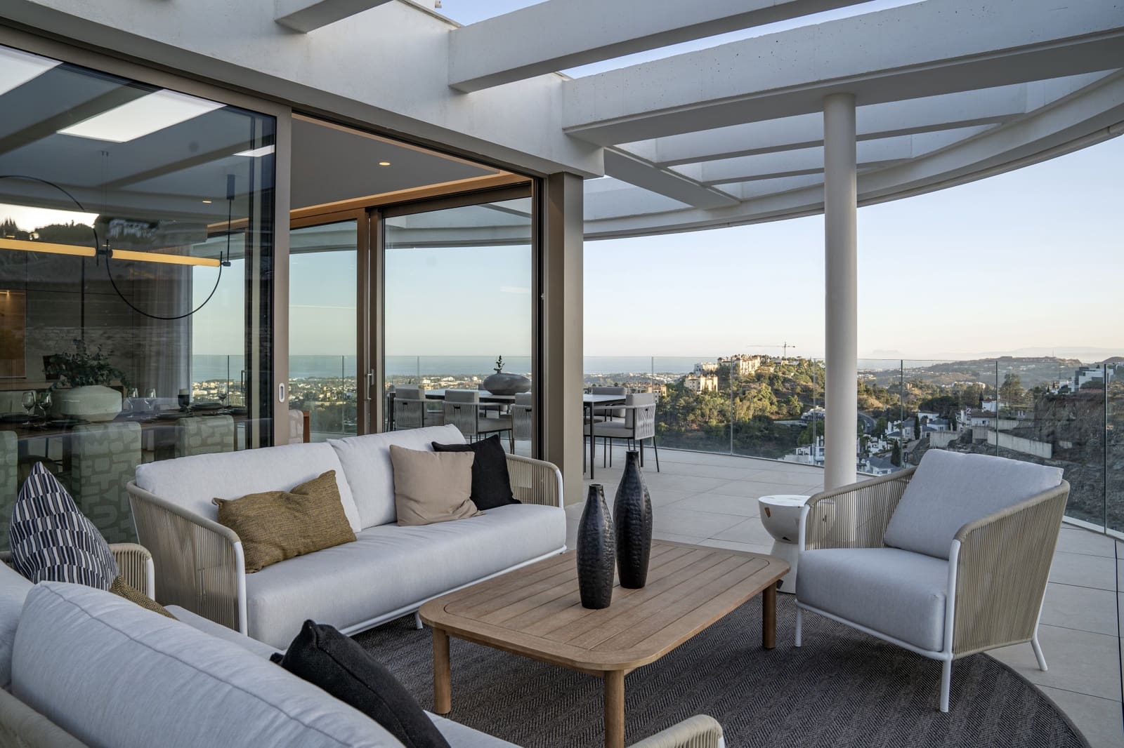 4 chambre Penthouse à vendre à Marbella avec piscine garage - 2 290 000 € (Ref: 9344349)