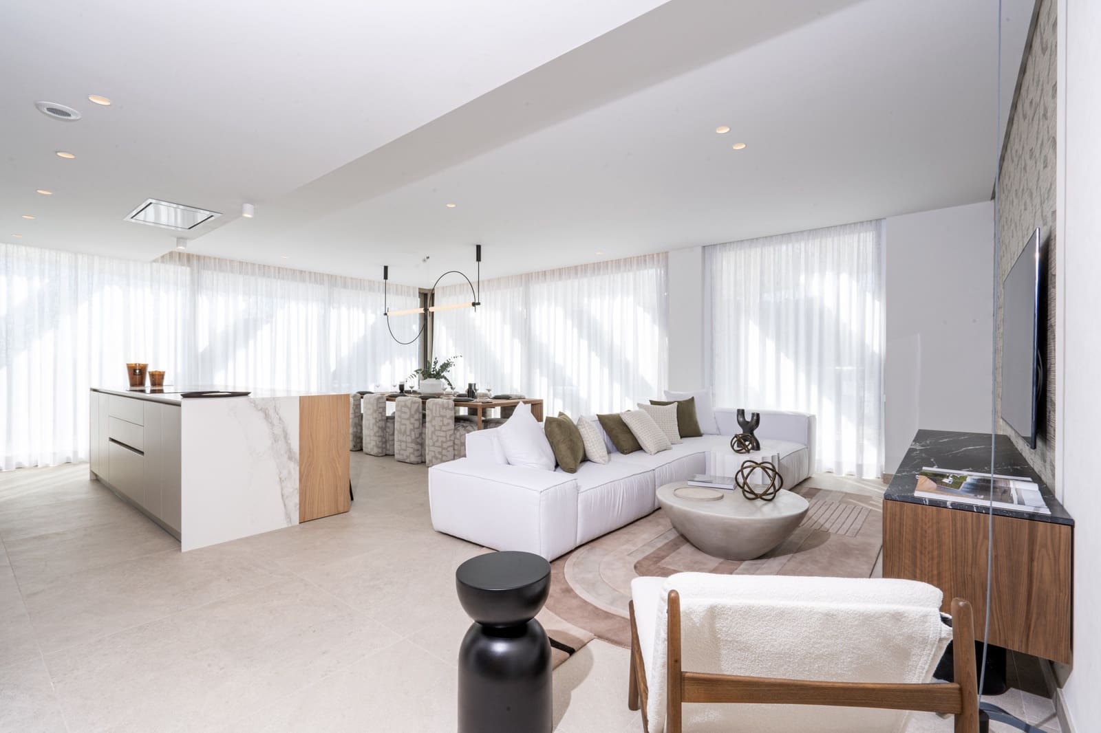 4 chambre Penthouse à vendre à Marbella avec piscine garage - 2 290 000 € (Ref: 9344349)