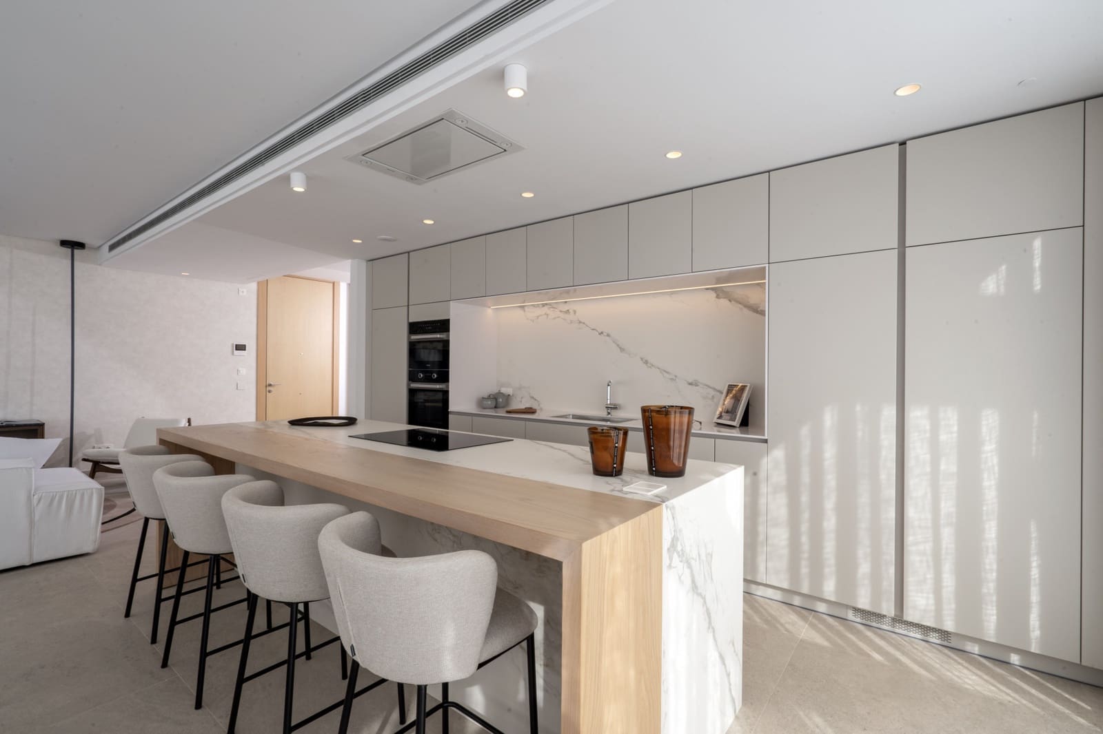 4 bedroom Penthouse for sale in Marbella with pool garage - € 2,290,000 (Ref: 9344349)
