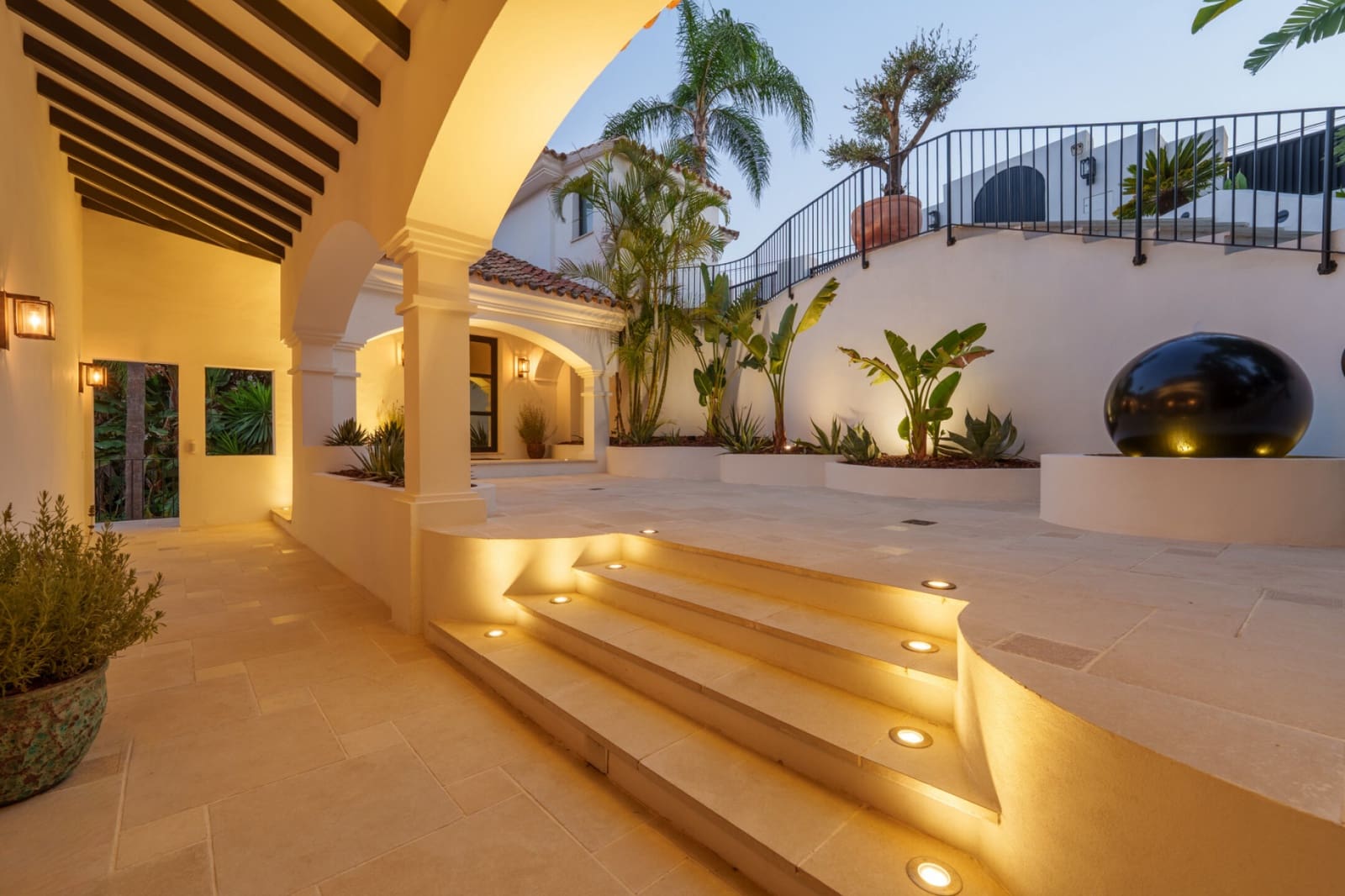 6 sypialnia Willa na sprzedaż w Marbella z basenem garażem - 11 950 000 € (Ref: 9344351)