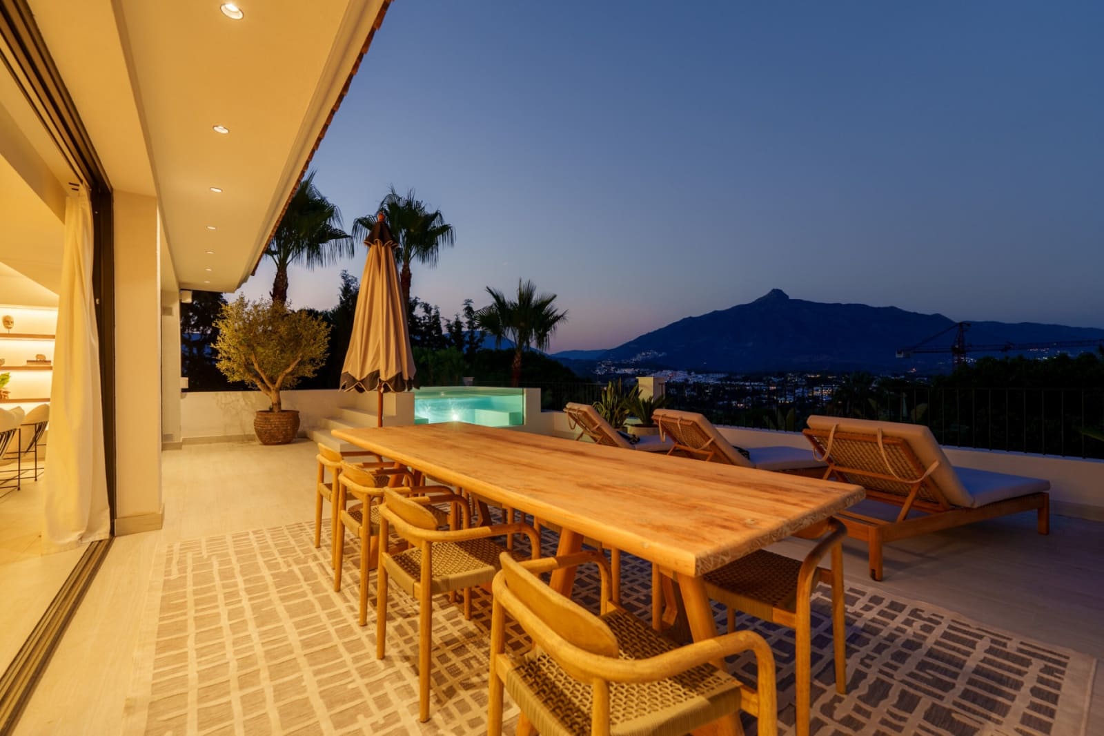 6 sypialnia Willa na sprzedaż w Marbella z basenem garażem - 11 950 000 € (Ref: 9344351)