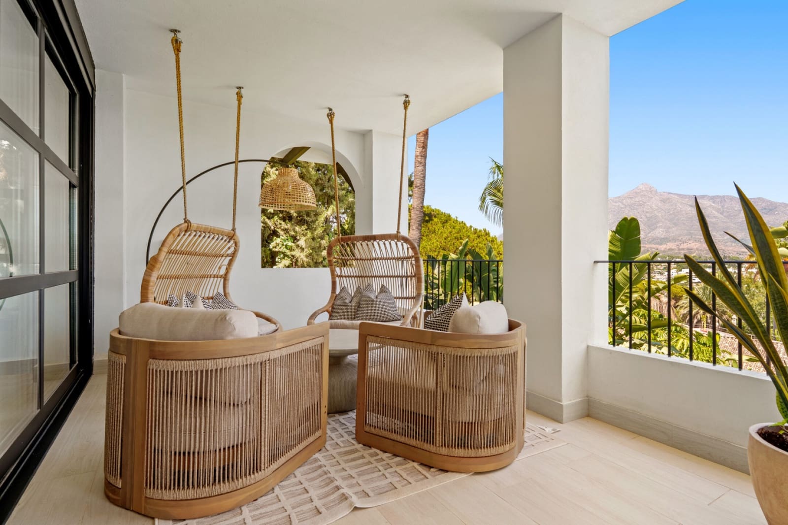 6 sypialnia Willa na sprzedaż w Marbella z basenem garażem - 11 950 000 € (Ref: 9344351)