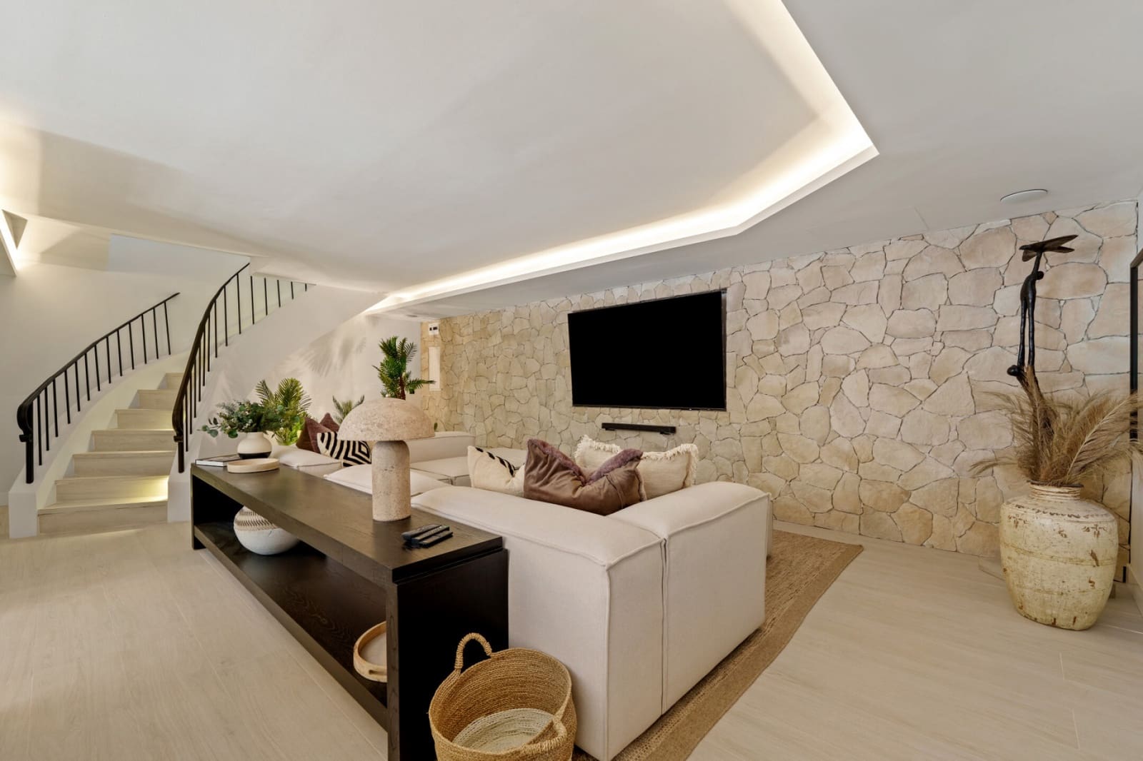 6 bedroom Villa for sale in Marbella with pool garage - € 11,950,000 (Ref: 9344351)