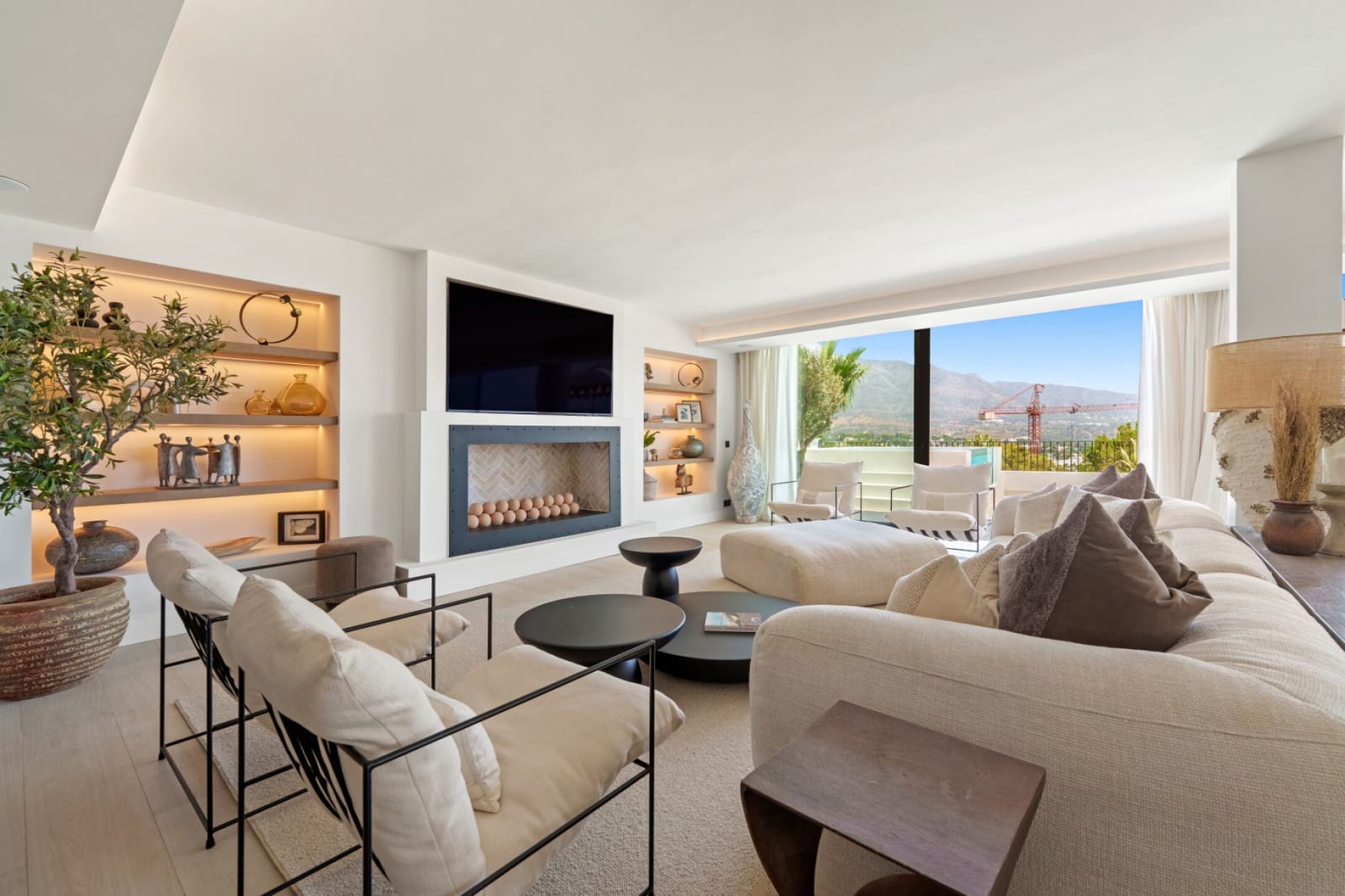 6 bedroom Villa for sale in Marbella with pool garage - € 11,950,000 (Ref: 9344351)