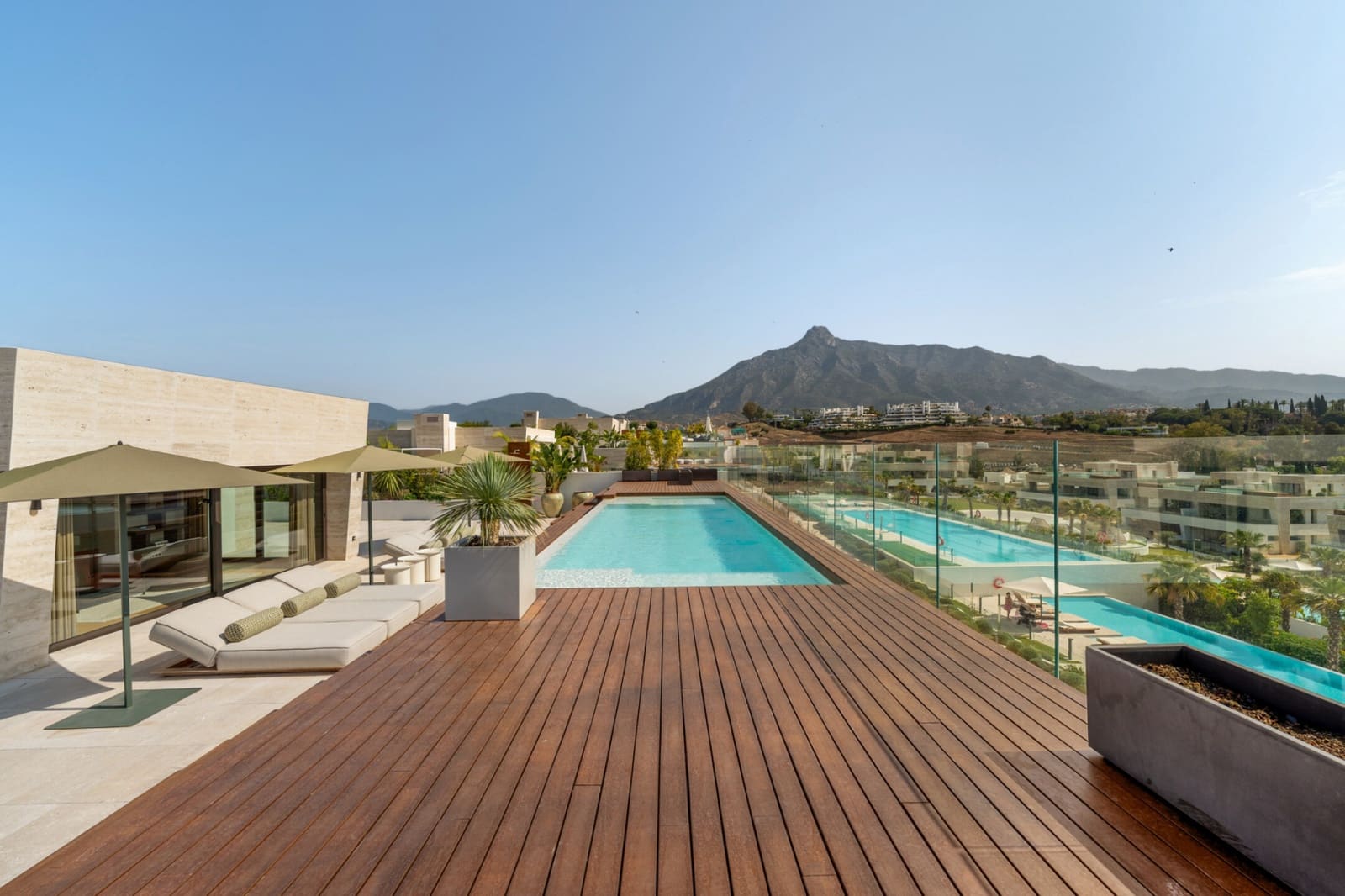 4 soverom Penthouse til salgs i Golden Mile med svømmebasseng garasje - € 11 900 000 (Ref: 9344352)