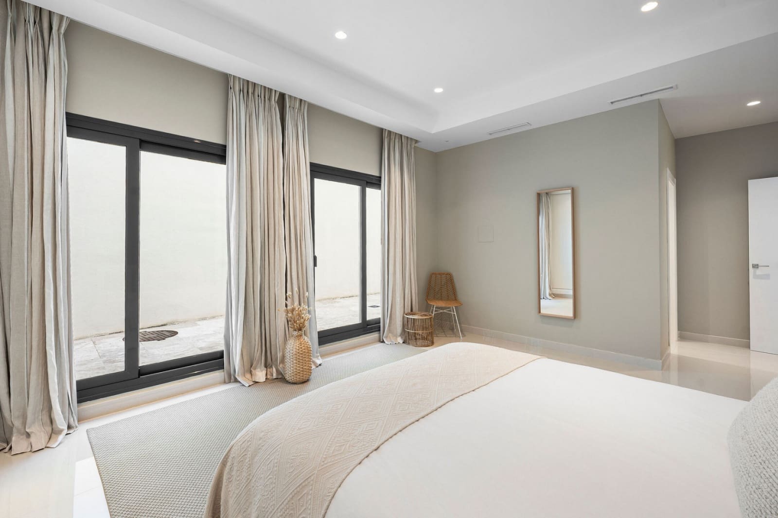 5 slaapkamer Villa te koop in La Quinta met zwembad garage - € 3.495.000 (Ref: 9378730)