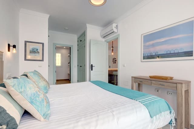 2 Zimmer Apartment zu verkaufen in Estepona mit Pool Garage - 764.000 € (Ref: 9390152)