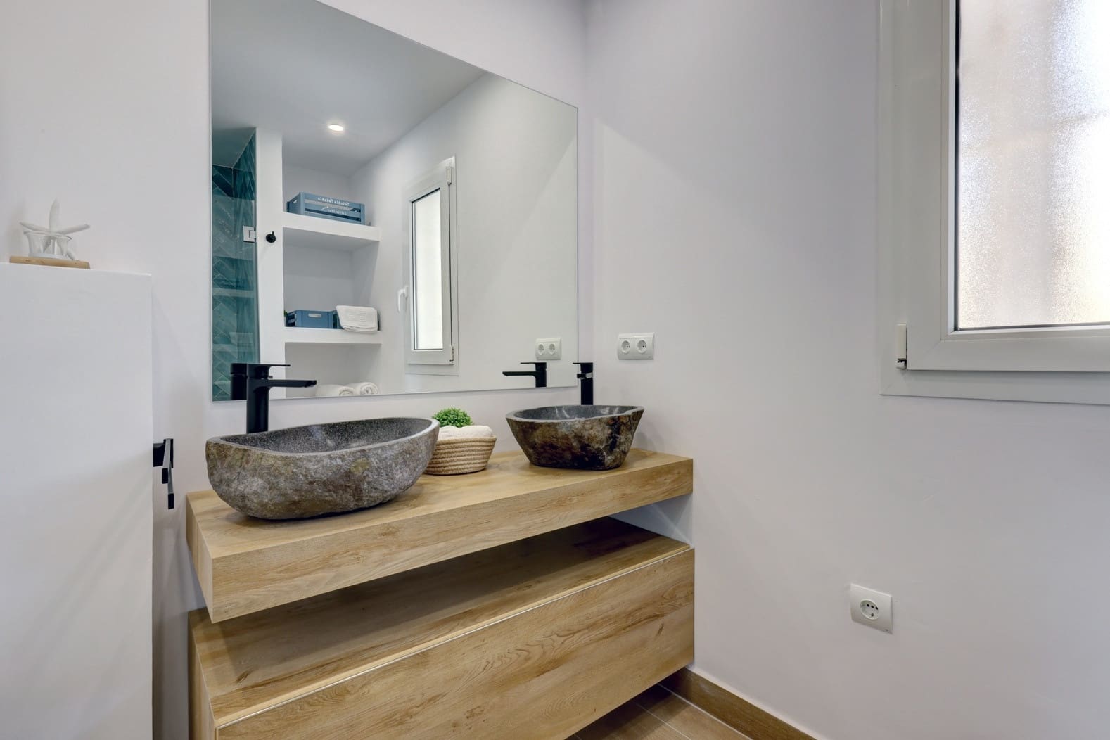 2 Zimmer Apartment zu verkaufen in Estepona mit Pool Garage - 764.000 € (Ref: 9390152)