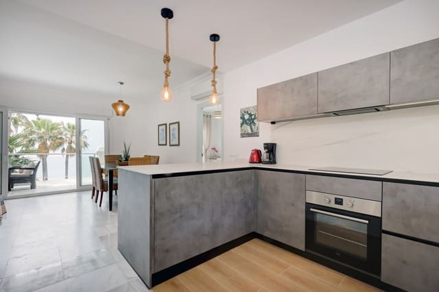 2 Zimmer Apartment zu verkaufen in Estepona mit Pool Garage - 764.000 € (Ref: 9390152)