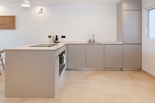 2 sovrum Lägenhet till salu i Nueva Andalucia, Marbella med pool garage - 579 000 € (Ref: 9468127)