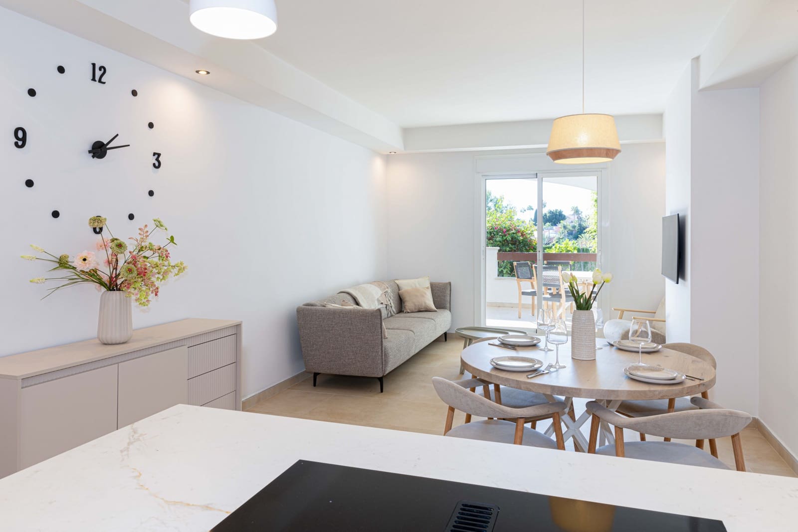 2 sovrum Lägenhet till salu i Nueva Andalucia med pool garage - 579 000 € (Ref: 9468127)