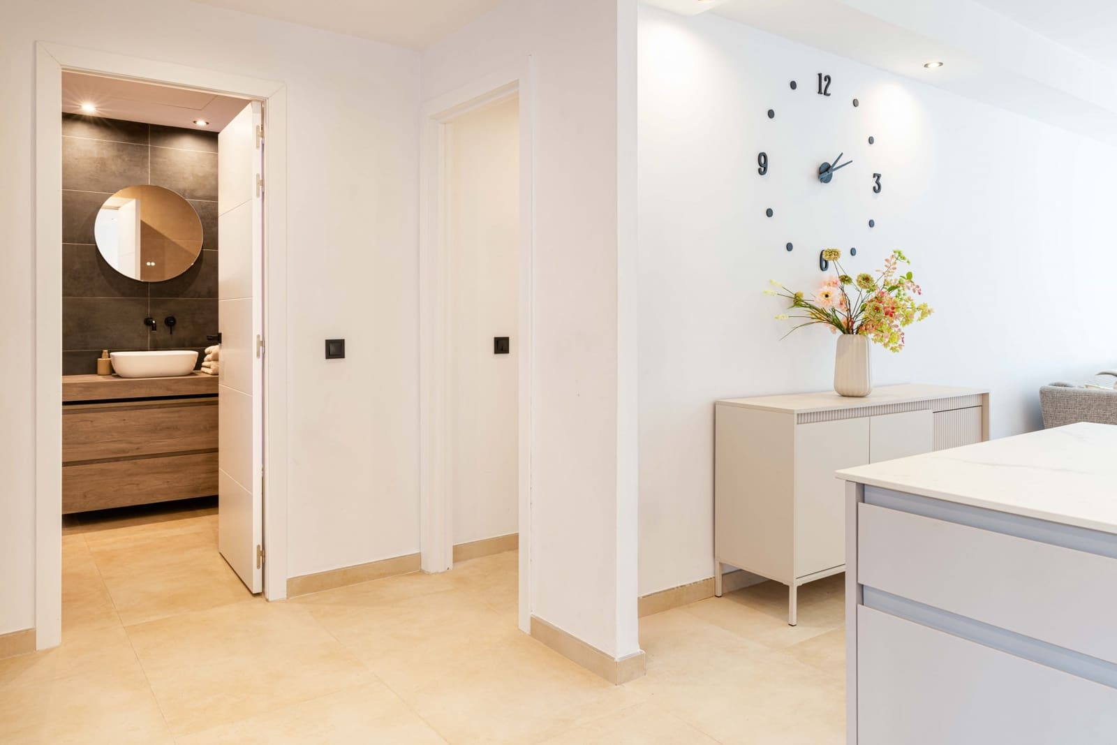 2 chambre Appartement à vendre à Nueva Andalucia avec piscine garage - 547 000 € (Ref: 9468127)