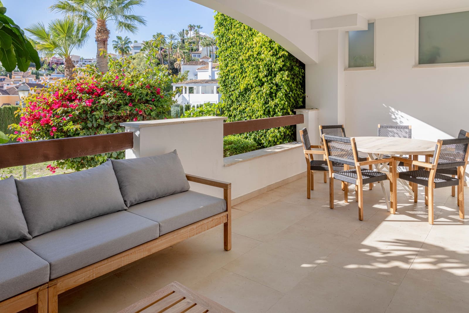 2 chambre Appartement à vendre à Nueva Andalucia avec piscine garage - 547 000 € (Ref: 9468127)