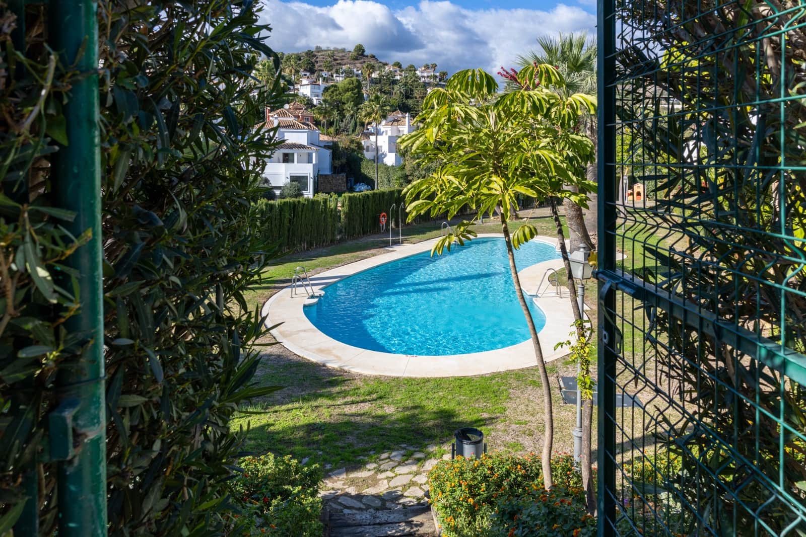 2 chambre Appartement à vendre à Nueva Andalucia avec piscine garage - 547 000 € (Ref: 9468127)