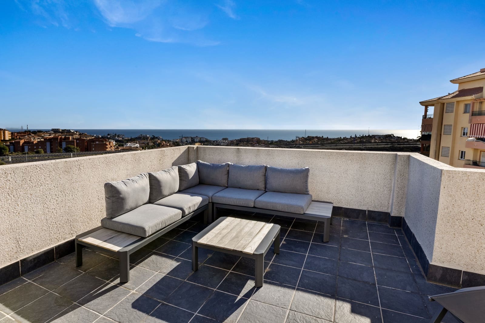 3 soverom Penthouse til salgs i Mijas Costa med svømmebasseng garasje - € 395 000 (Ref: 9518455)