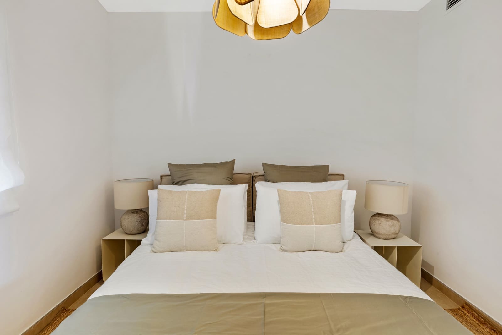 Apartamento de 2 habitaciones en La Quinta en venta con piscina garaje - 535.000 € (Ref: 9535515)