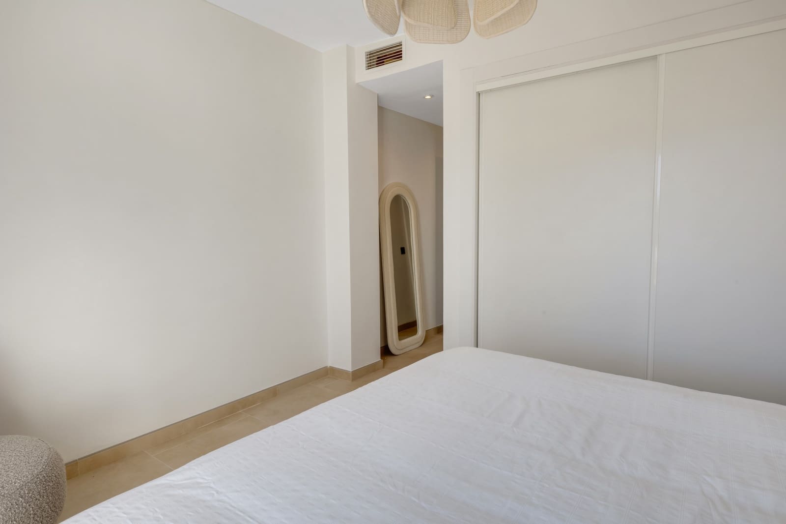 Apartamento de 2 habitaciones en La Quinta en venta con piscina garaje - 535.000 € (Ref: 9535515)