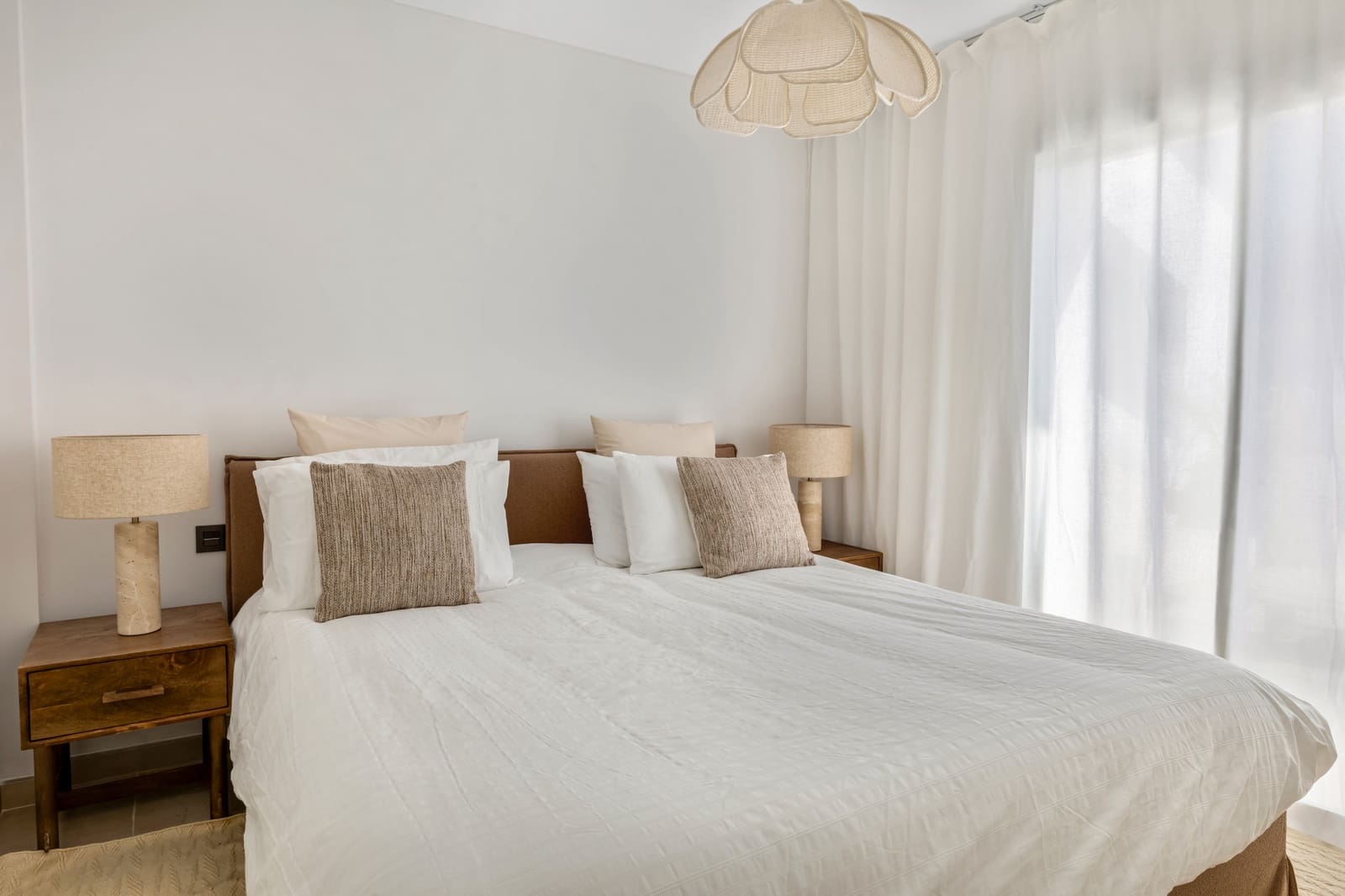 Apartamento de 2 habitaciones en La Quinta en venta con piscina garaje - 535.000 € (Ref: 9535515)