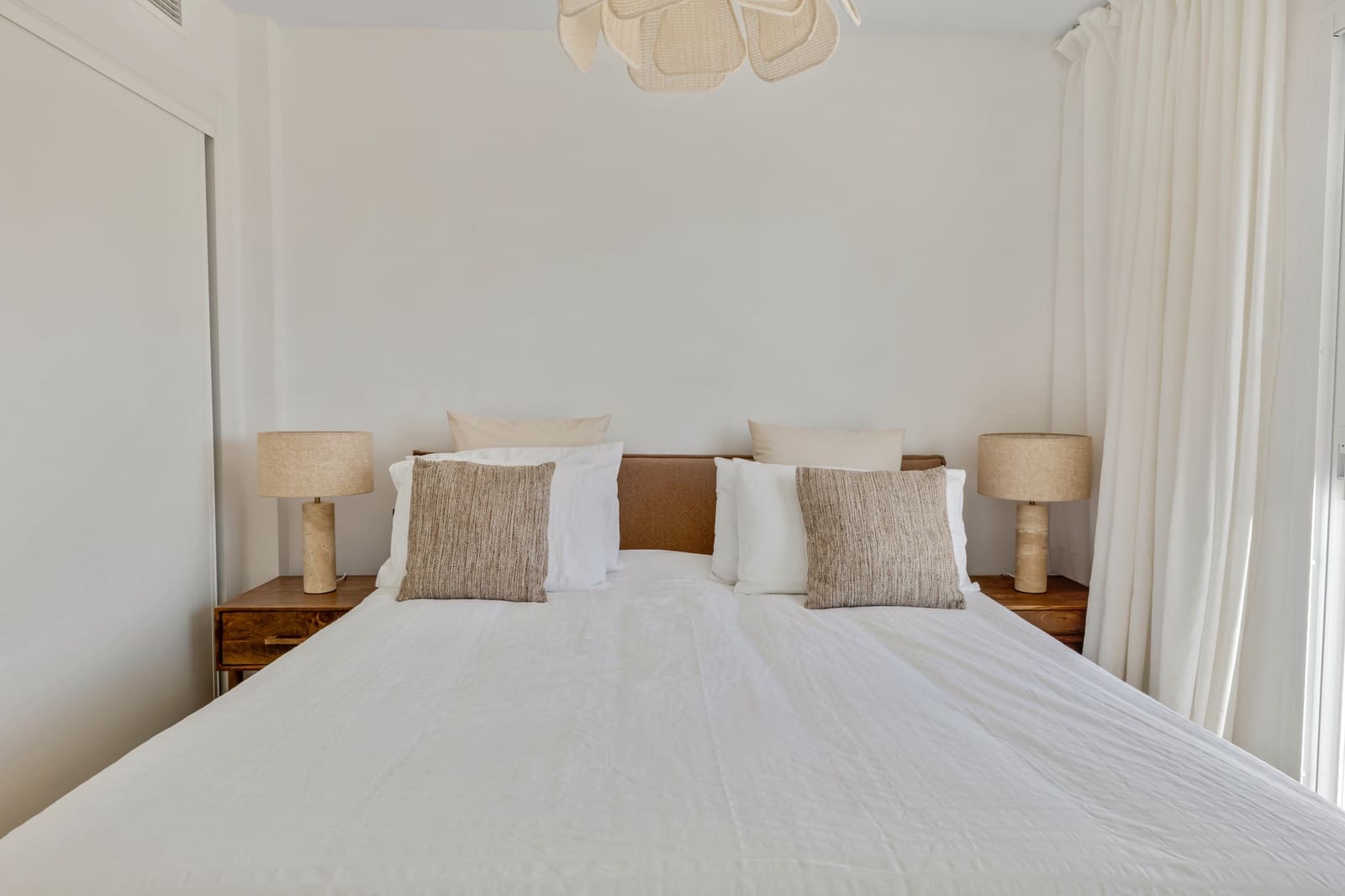Apartamento de 2 habitaciones en La Quinta en venta con piscina garaje - 535.000 € (Ref: 9535515)
