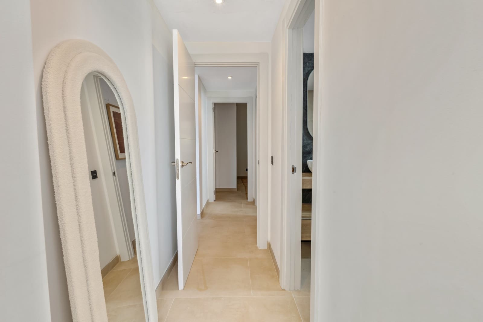 Apartamento de 2 habitaciones en La Quinta en venta con piscina garaje - 535.000 € (Ref: 9535515)