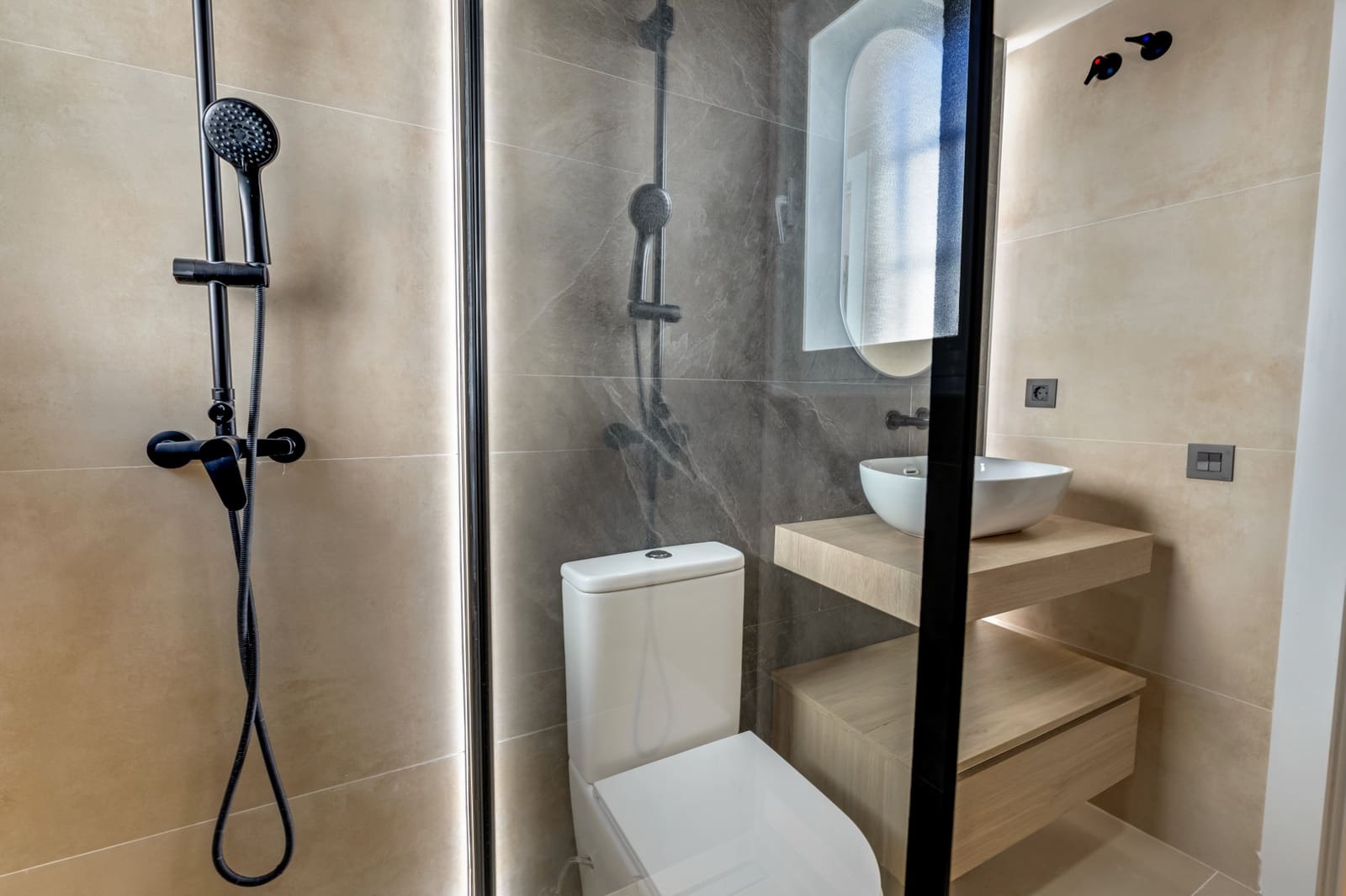 Apartamento de 2 habitaciones en La Quinta en venta con piscina garaje - 535.000 € (Ref: 9535515)