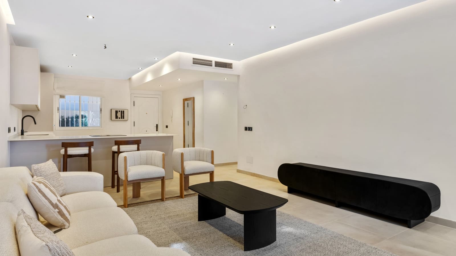 3 chambre Appartement à vendre à Nueva Andalucia avec piscine garage - 699 000 € (Ref: 9535516)