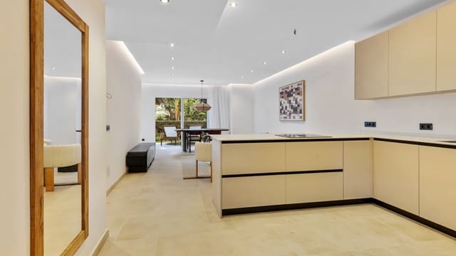 3 chambre Appartement à vendre à Nueva Andalucia, Marbella avec piscine garage - 699 000 € (Ref: 9535516)